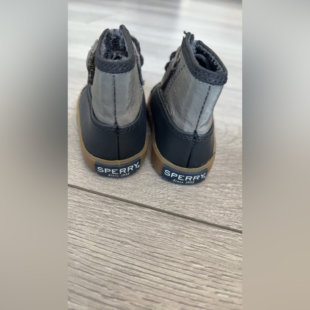Sperry Top Sider Ice Storm Crib Boot Baby Boy Infant Shoes Size 1 Month EUC - Picture 7 of 10